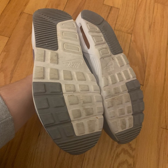 Nike Air Max-Women’s - Picture 4 of 6